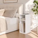 Set 2 Tavolini da Salotto Moderni 25x30x60 cm con Ripiani Aperti 2 Prese AC e 2 Porte USB in Truciolato Bianco      
