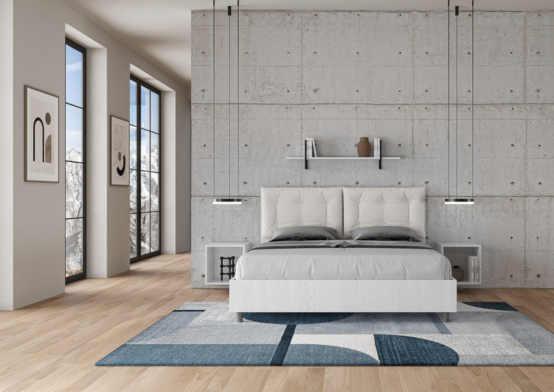 Letto Matrimoniale con Alzata Comoda Struttura Bianco Frassico con Cuscini in Similpelle Annalisa Bianco Varie Misure