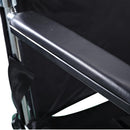 Sedia a Rotelle Pieghevole in Tubi di Ferro e Tessuto Oxford Nero ed Argento 92.5x62x98 cm 