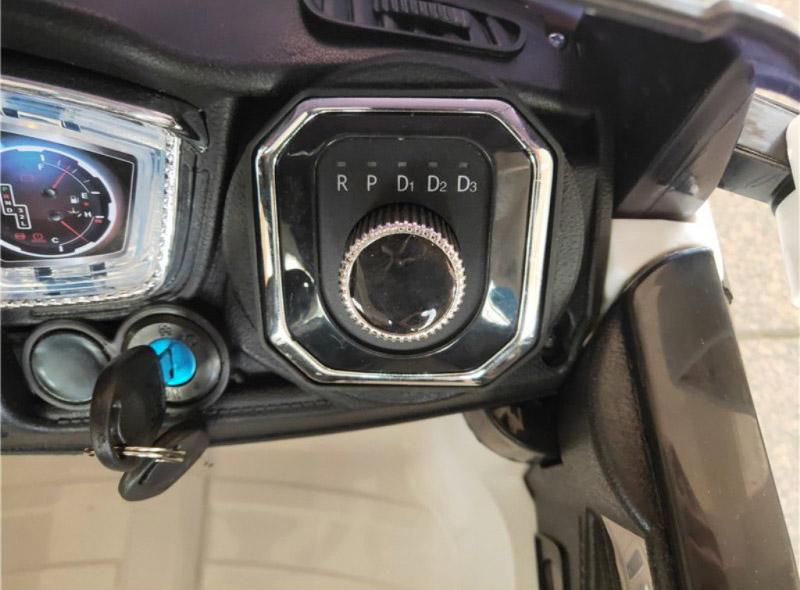 Macchina Elettrica per Bambini 2 Posti 12V Jepsen SUV Bianca