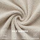 Sedia a Dondolo con Poggiapiedi Tasche Laterali Seduta Spessa e Design Trapuntato in Sherpa Crema      