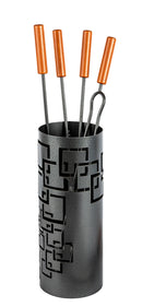Trespolo per Attrezzi Camino Cilindrico Sagoma Quadrati con Paletta Scopino Attizzino e Pinza Ø15,2x62 cm in Ferro Verniciato Grigio Martellato