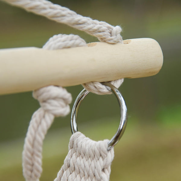 sconto Hängematten-Hängesessel 120 x 90 cm aus Seil mit weißen Kissen