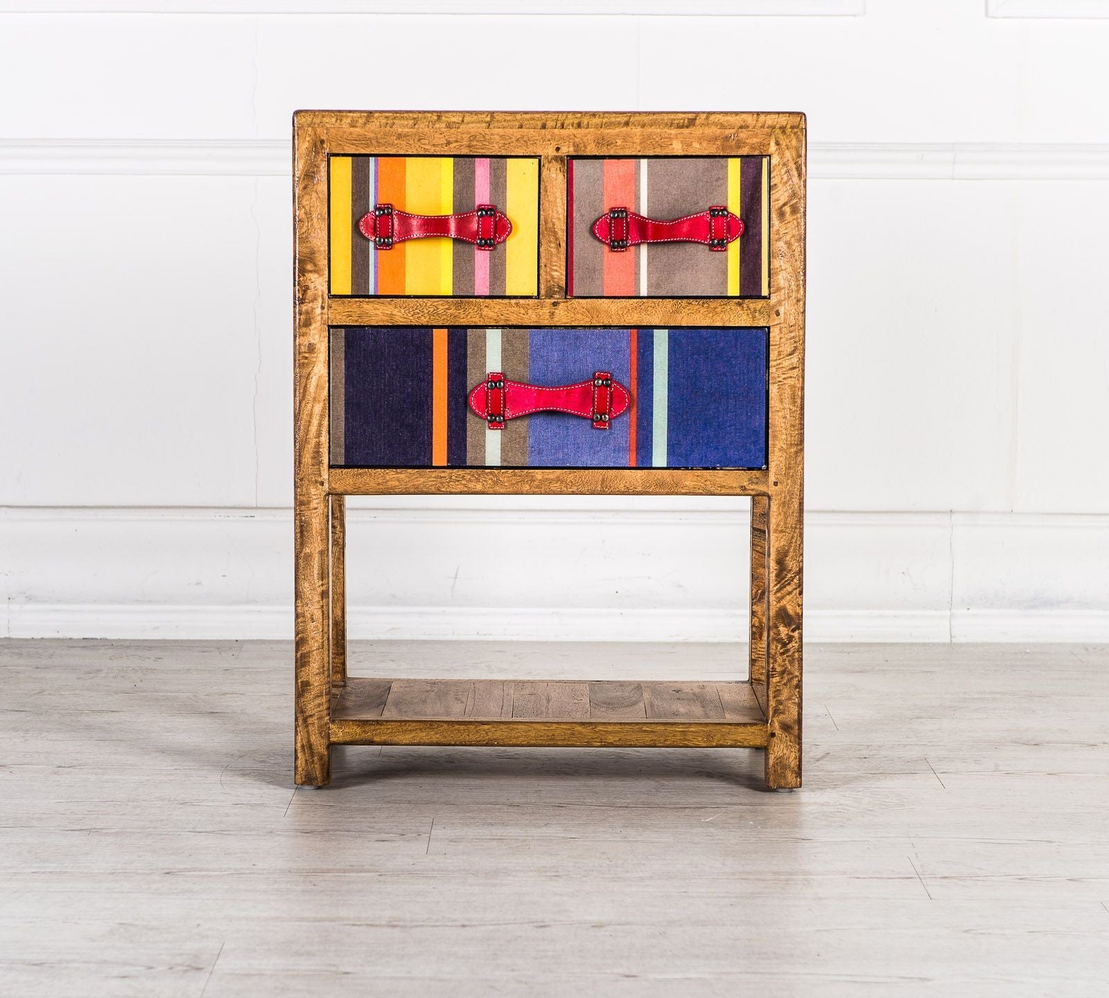 Konsole drei Schubladen...