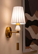 Lampada da Muro Budapest 16x20x46 cm in Ferro e Tessuto Oro e Bianco      