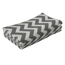 Tappeto da Esterno Reversibile 121x182 cm con Fantasia Geometrica Grigio e Bianco   