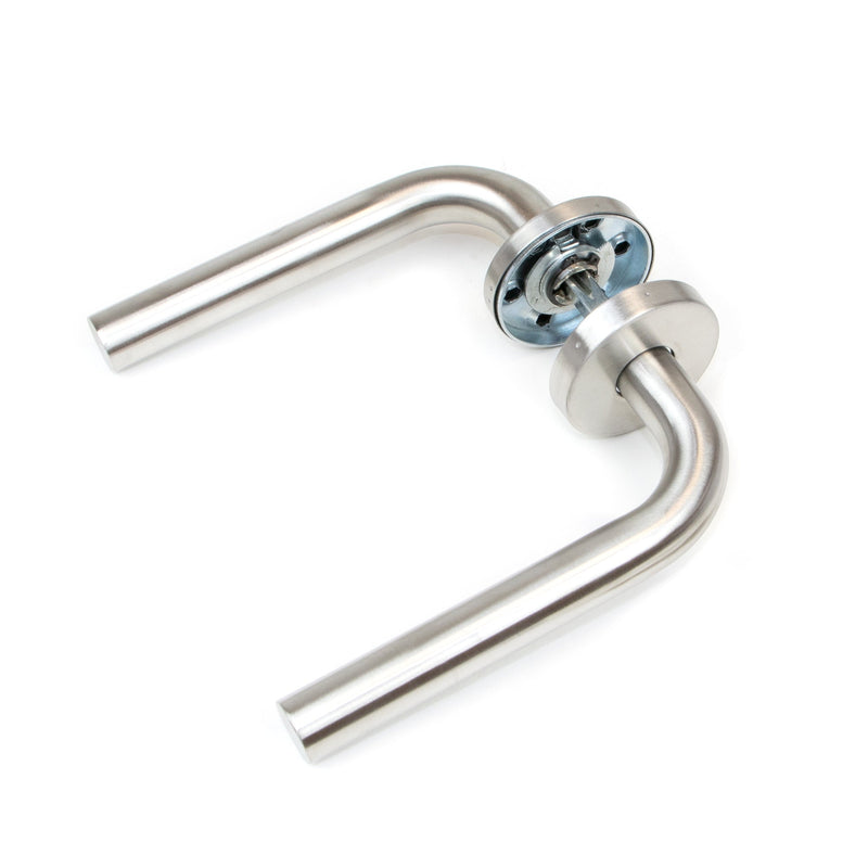 Maniglie per Porta da Interno con Rosetta Ø53 mm Modello L Acciaio Nickel Satinato. Emuca