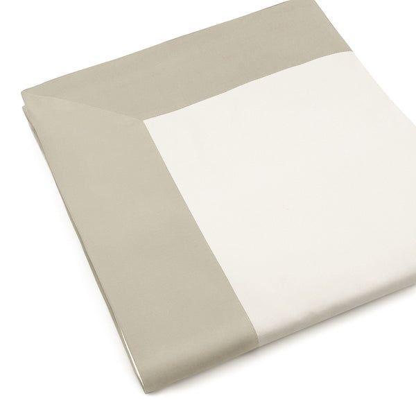 acquista Set aus Oberlaken und Kissenbezügen in Mitera Satin Diamante Sand, verschiedene Größen