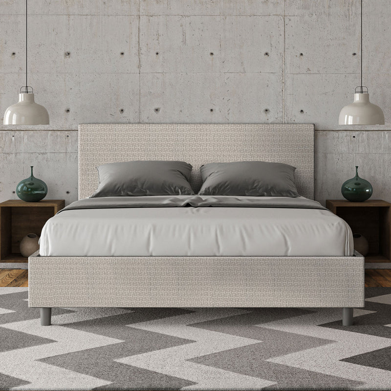 Letto Matrimoniale Giroletto con Alzata Comoda Imbottito in Tessuto Labirinto Adele Bianco Varie Misure