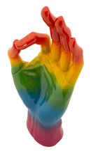 Decorazione Mano Rainbow Ok 16x10,5x36 cm in Resina Multicolor      