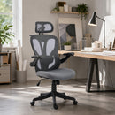 Sedia da Ufficio Ergonomica 71x66,5x114-126A cm con Braccioli Ribaltabili Poggiatesta e Appendiabiti in Poliestere Grigio Scuro      