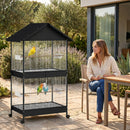 Gabbia per Uccelli Grande 94x70x158 cm con Ruote Vassoio Estraibile Posatoi Tetto in Acciaio e Legno Nero      