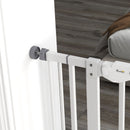 Cancellino per Cani Regolabile 74-101x104 cm con Porta Piccola e Chiusura Automatica in Acciaio Bianco      