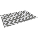 Tappeto da Esterno Reversibile 121x182 cm con Fantasia Geometrica Grigio e Bianco   