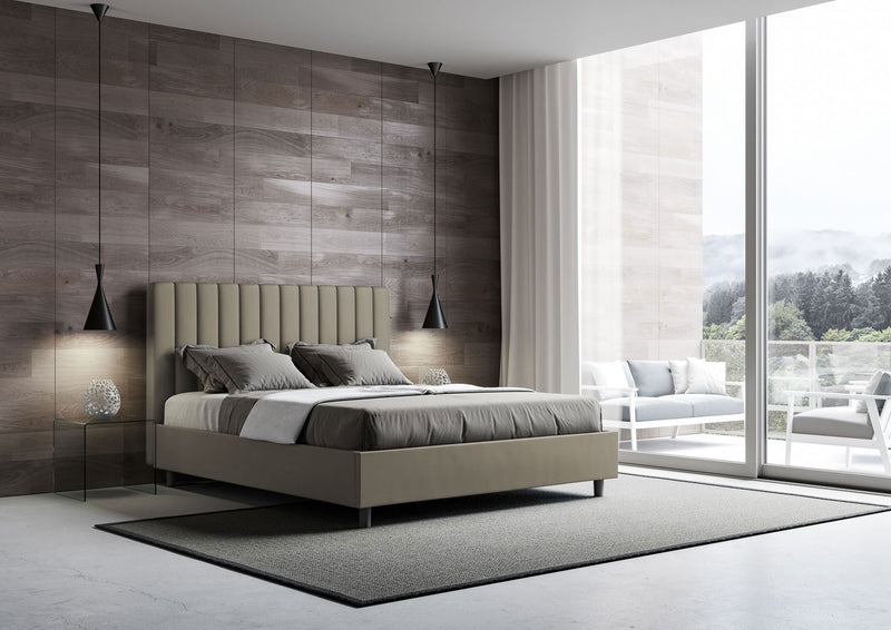 Letto Matrimoniale con Alzata Comoda Imbottito in Similpelle Agueda Cappuccino Varie Misure