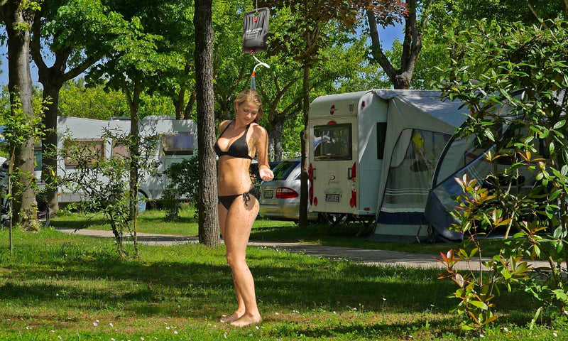Doccia solare da campeggio capacità 20 lt con corda per il fissaggio