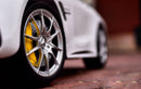 Macchina Elettrica per Bambini 2 Posti 24V con Licenza Mercedes GTR AMG Bianca