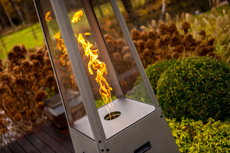 Stufa a Piramide Gas Gpl da Esterno con Vetro in Acciaio Flig Memphis Bianca