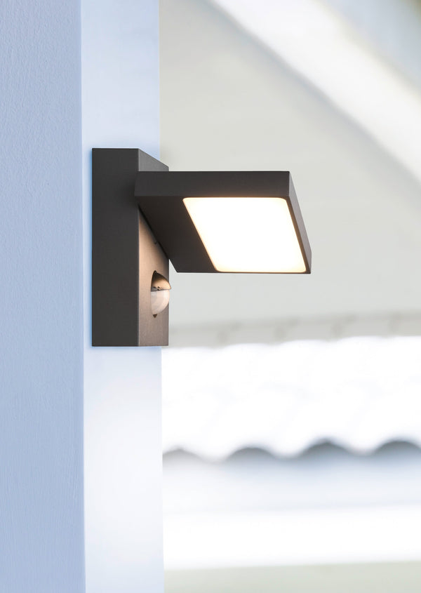 Anthrazitfarbene LED-Außenwandleuchte aus Aluminium prezzo