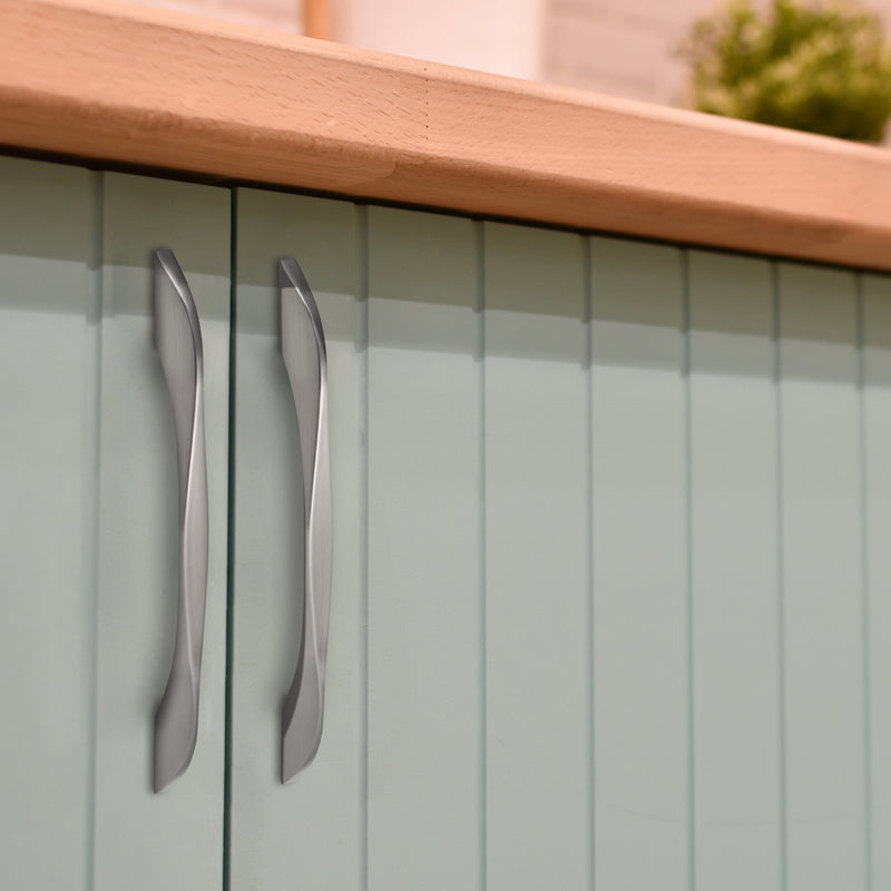 Set 20 Maniglie per Mobili 160 mm in Zama Emuca Varna 