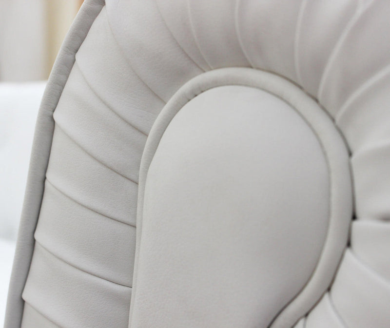 Divano 2 Posti Chesterfield 152x74x82 h cm in Similpelle Bianco