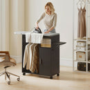Mobile Asse da Stiro 127x42.5x99 cm con Piano d'Appoggio Effetto Lino 3 Ripiani a Cubo e Guida Nero      