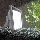 Faro a led luce fredda con staffa a 120° di angolazione e protezione IP65