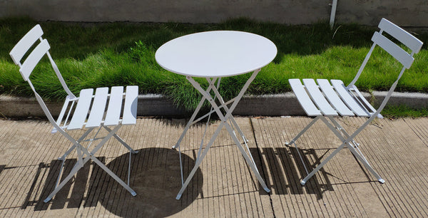 Set aus Couchtisch und 2 klappbaren Gartenstühlen aus weißem Bauer Giotto Stahl online