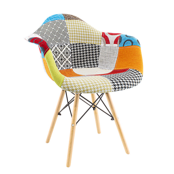 Gepolsterter Stuhl aus Patchwork-Stoff mit Holzbeinen prezzo